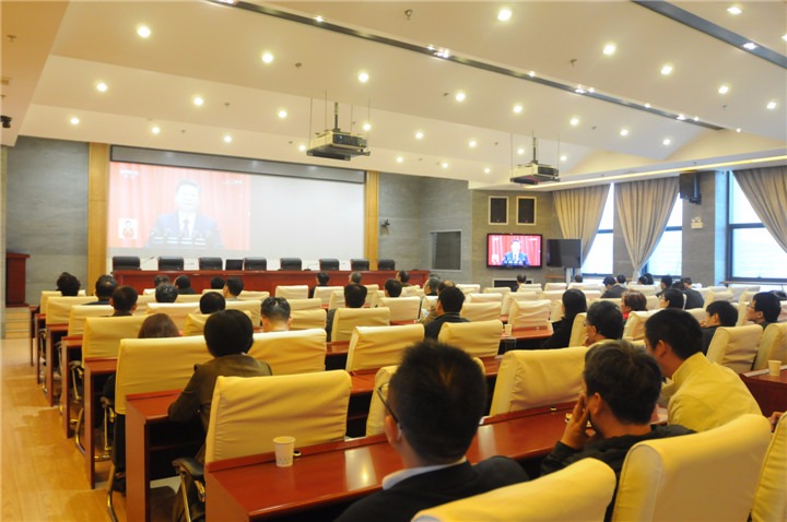 云南尊龙Z6官方网站集团组织宽大党员干部职工收看党的十九大开幕式实况深受鼓舞回声热烈