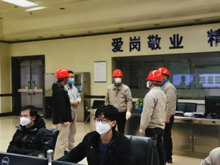 万众一心共克时艰，，众志成城战胜疫情