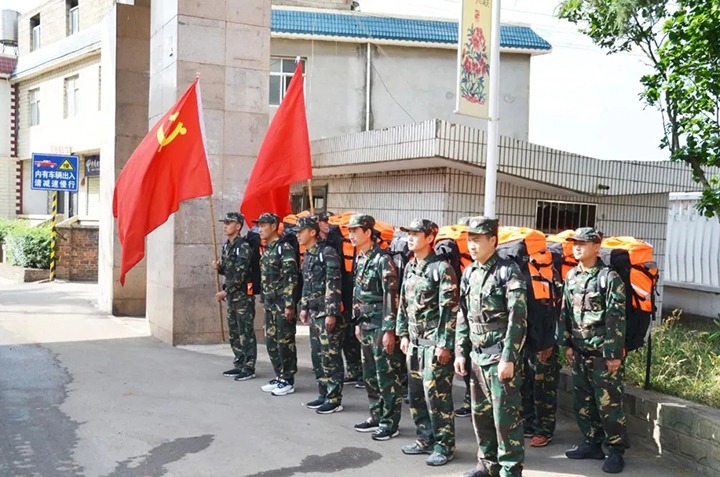 追寻红色影象 重走长征路——国家矿山应抢救援东源队开展“学党史、、悟初心、、践训词”主题党日活动