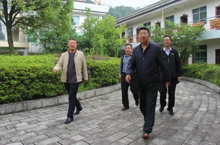 云煤集团专职外部董事寸延峰、、、孔君赴富源东源金发煤业有限公司调研