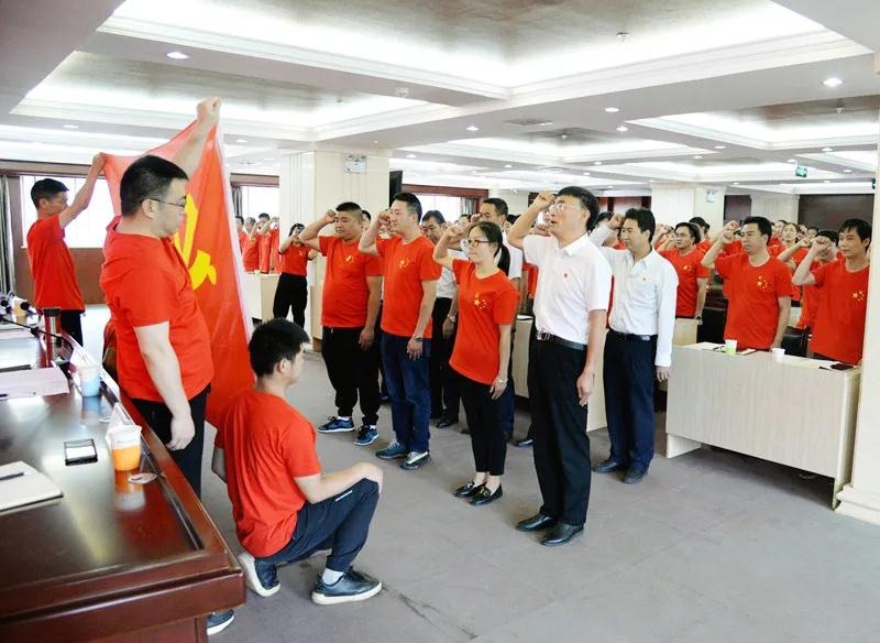 恩洪煤矿举行庆祝中国共产党成立100周年暨“两优一先”表扬聚会