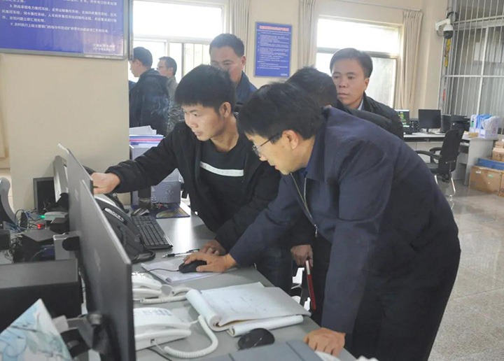 集团“三抓一！卑偃涨寰不疃诙督导组到陆东煤矿开展督导调研