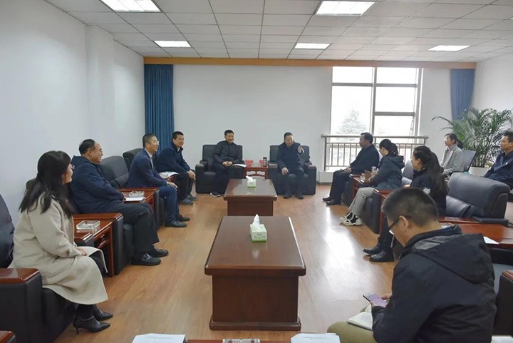 云南省地方金融羁系局局长李春晖一行赴曲煤焦化公司调研