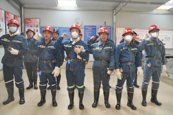 曲灸愿茉淳、、麒麟区能源局一行到陆东煤矿公司开展清静生产督查事情