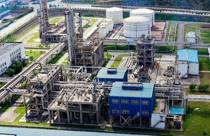 【简讯】先锋化工顺遂产出汽油产品、、、威信煤炭公司完成“综采装备”地面调试验收、、、陆东煤矿学习宣传贯彻新《清静生产法》