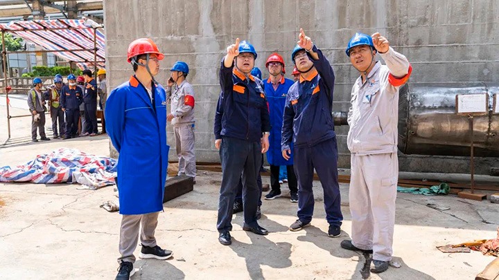 云煤（尊龙Z6官方网站）集团调研组一行到解化化工公司调研指导事情
