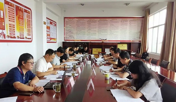 集团党委副书记、、副董事长、、总司理高建嵩一行到化工供销公司调研指导事情