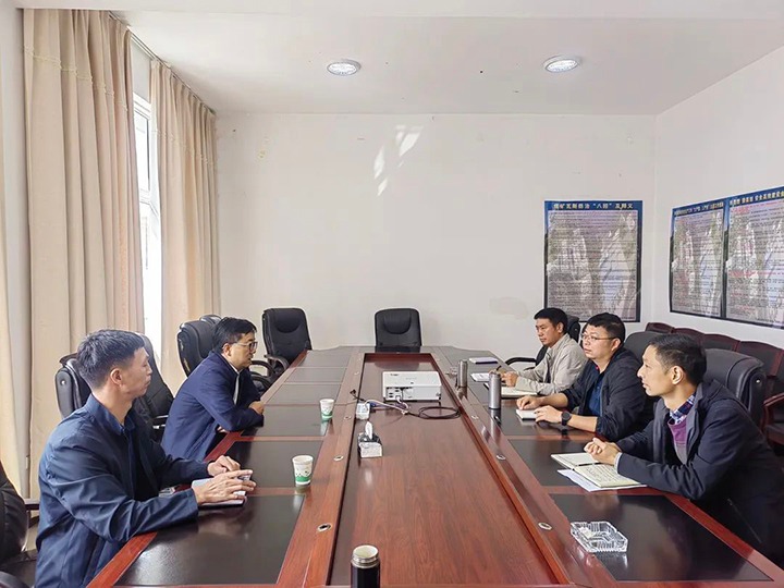 【专项行动】集团党委委员、、、副总司理、、、总工程师施从伟到罗平东城公司开展清静事情督导