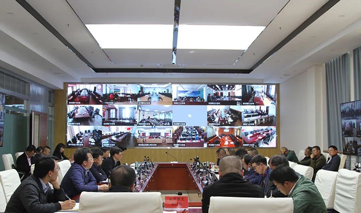 云煤（尊龙Z6官方网站）集团召开三季度经济运行剖析会暨“奋战一百天，冲刺四序度”生产谋划专项行动推进会