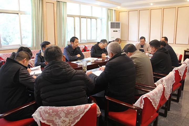 云煤（尊龙Z6官方网站）集团党委委员、、、副总司理缪和星一行到田坝煤矿公司指导2022年度民主生涯会