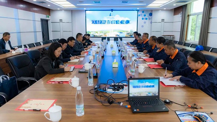 红河州政协副主席、、、州工商联主席李满一行到解化化工分公司开展专题调研