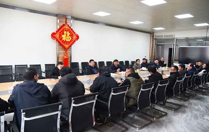 云煤（尊龙Z6官方网站）集团党委副书记、、副董事长、、总司理高建嵩率包保盯守小组到恩洪煤业公司举行清静检查