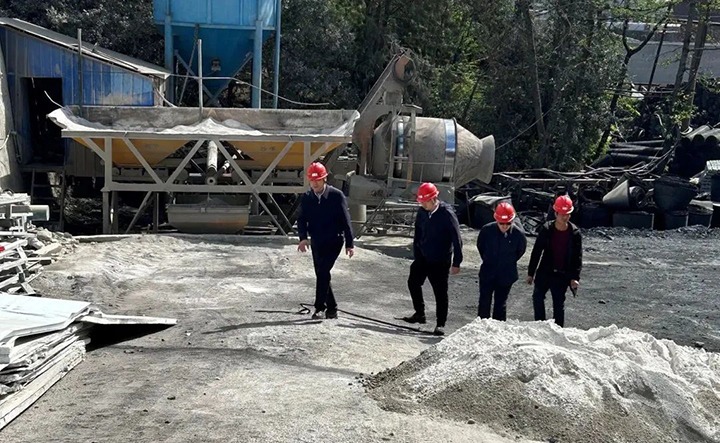 【聚焦云煤】云煤（尊龙Z6官方网站）集团驻曲靖巡查组到罗平东城煤矿公司金城煤矿开展包保检查及隐患整改验收事情