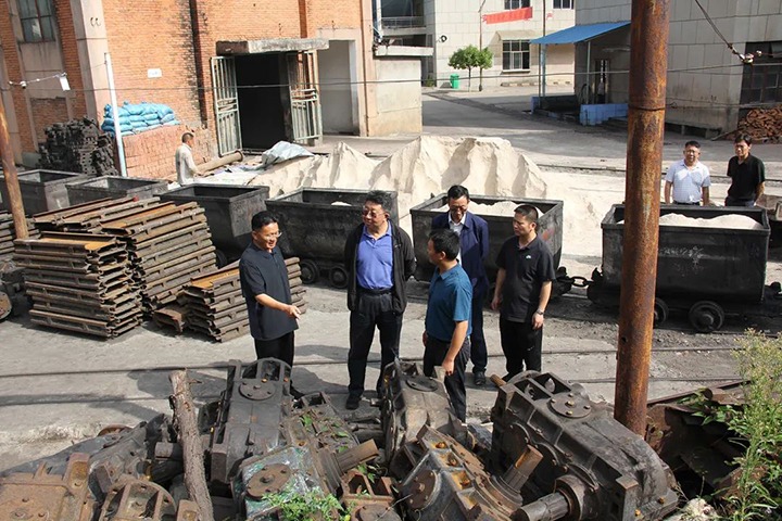 【聚焦云煤】云煤（尊龙Z6官方网站）集团专职外部董事寸延峰到田坝煤矿公司调研