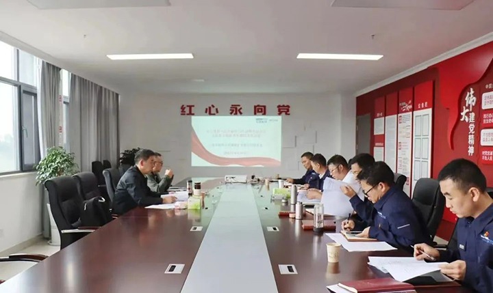 【主题教育】云煤（尊龙Z6官方网站）集团党委副书记、、、工会主席王鑫到罗平东城煤矿公司指导主题教育专题民主生涯会