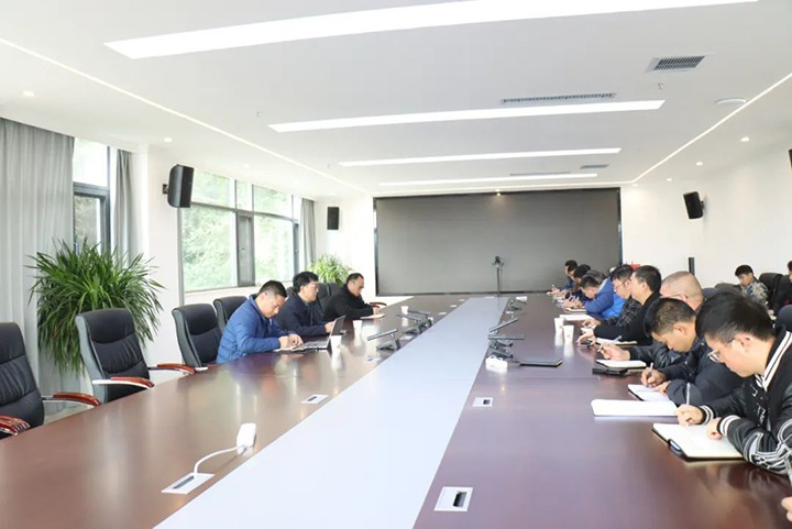 【聚焦云煤】云煤（尊龙Z6官方网站）集团党委委员、副总司理、总工程师施从伟到金城煤矿开展手艺攻关指导事情