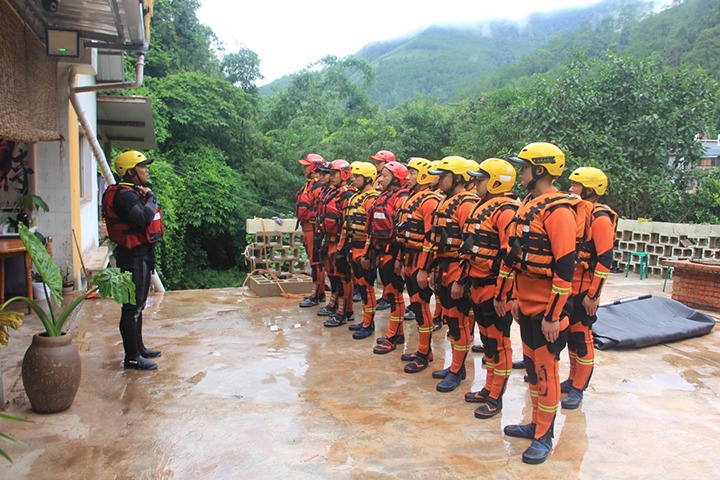 东源队勇赴普洱小黑江，，，提升急流水域救援能力