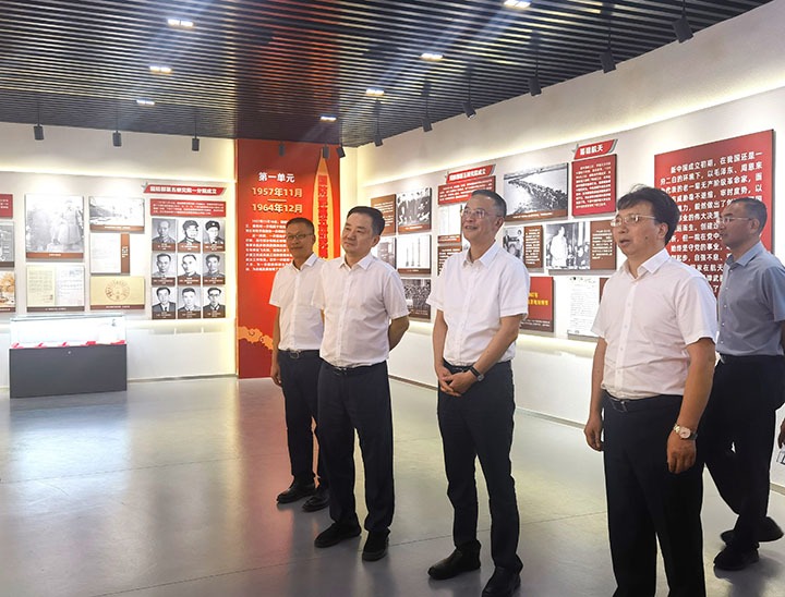 能投集团、、、煤炭工业集团党委书记、、、董事长胡均赴北京造访中国运载火箭手艺研究院