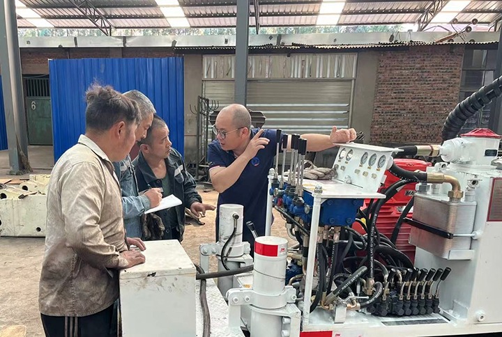 科技赋能提质效 助推企业新开展——田坝煤矿公司履带式全液压坑道钻机正式投入使用