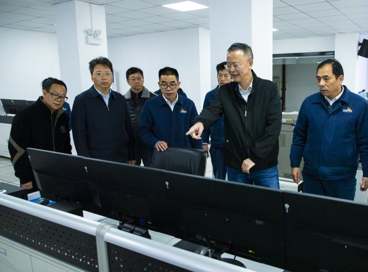 集团党委书记、董事长胡均到镇雄煤业公司调研