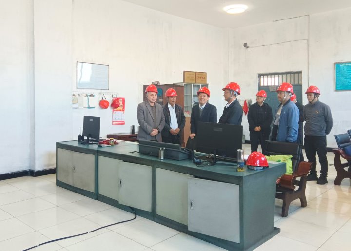 云煤集团党委委员、、纪委书记、、省监委驻集团监察专员翁立志到恩洪煤业公司挂钩联系党支部调研指导