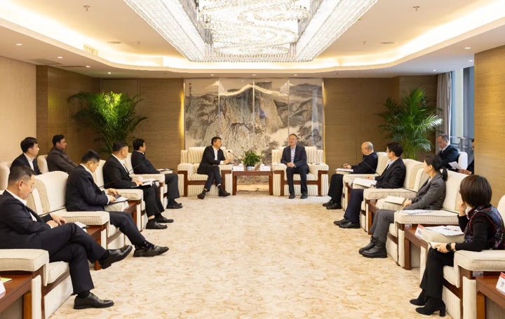 中原银行到云南能投集团、、煤炭工业集团交流座谈