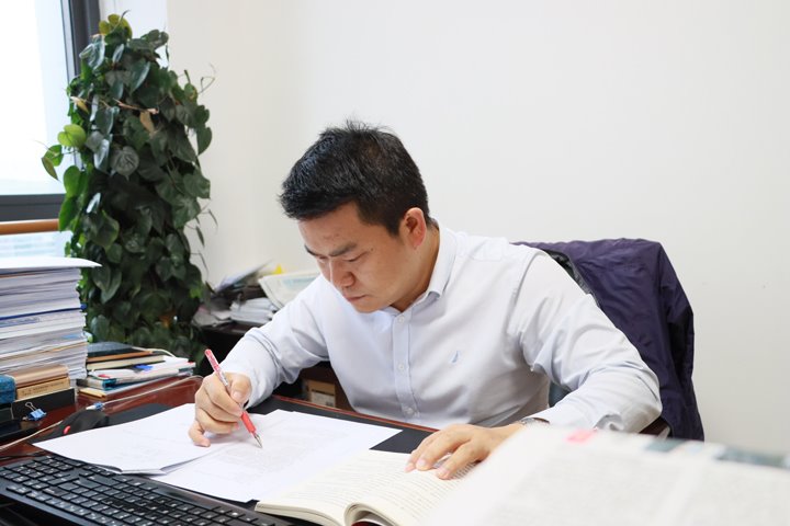 天下转达表扬！！“五进”普法润心间 法治信仰铸继承