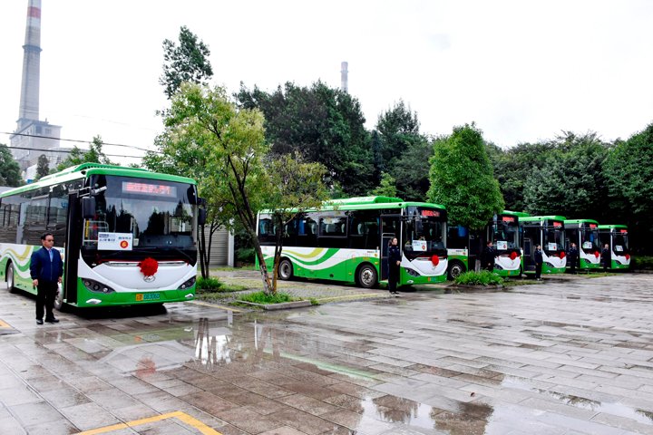 刷新为了谁？暖心事里见新生 